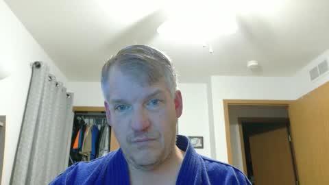 Snapshot of master_thorn chatting on March 1, 4:15 am Master Thorn online show from March 1, 4:15 am