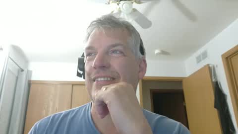 Snapshot of master_thorn chatting on September 18, 2:13 am Master Thorn online show from September 18, 2:13 am