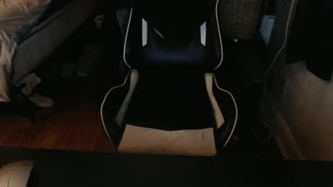 Snapshot of masterbatemike1 chatting on November 1, 11:18 pm MasterbateMike online show from November 1, 11:18 pm