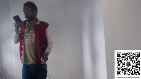 Snapshot of masterdomfuck chatting on January 30, 6:00 pm Masterdomfuck online show from January 30, 6:00 pm