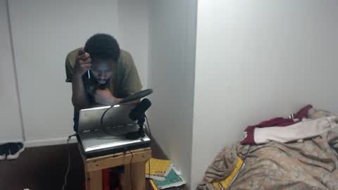 Snapshot of masterdomfuck chatting on January 31, 12:50 am Masterdomfuck online show from January 31, 12:50 am