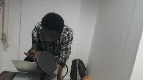 Snapshot of masterdomfuck chatting on February 5, 12:31 am Masterdomfuck online show from February 5, 12:31 am