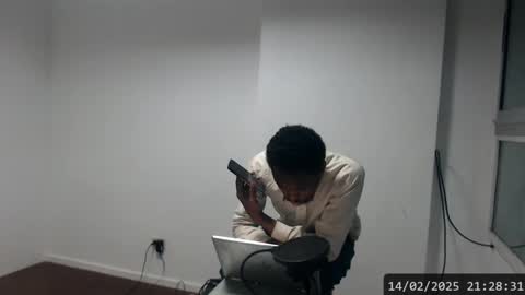 Snapshot of masterdomfuck chatting on February 15, 12:26 am Masterdomfuck online show from February 15, 12:26 am