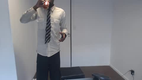 Snapshot of masterdomfuck chatting on February 17, 1:21 pm Masterdomfuck online show from February 17, 1:21 pm