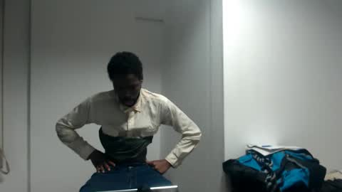 Snapshot of masterdomfuck chatting on March 6, 12:32 am Masterdomfuck online show from March 6, 12:32 am