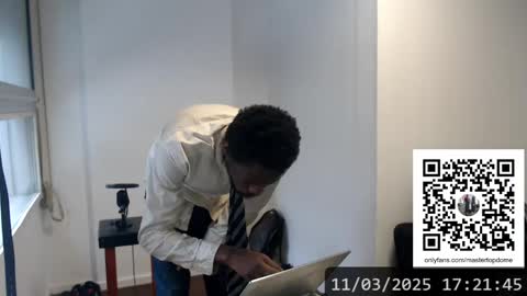 Snapshot of masterdomfuck chatting on March 11, 8:20 pm Masterdomfuck online show from March 11, 8:20 pm