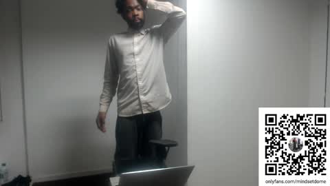 Snapshot of masterdomfuck chatting on September 19, 12:34 am Masterdomfuck online show from September 19, 12:34 am