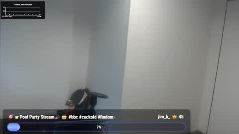 Snapshot of masterdomfuck chatting on September 27, 11:37 am Masterdomfuck online show from September 27, 11:37 am