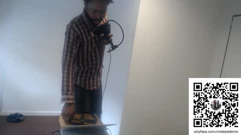 Snapshot of masterdomfuck chatting on October 10, 1:32 pm Masterdomfuck online show from October 10, 1:32 pm