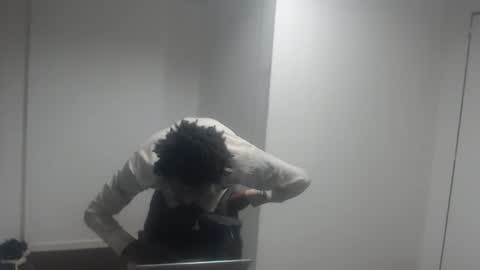 Snapshot of masterdomfuck chatting on October 31, 12:55 am Masterdomfuck online show from October 31, 12:55 am