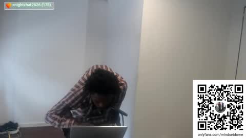 Snapshot of masterdomfuck chatting on November 4, 6:29 pm Masterdomfuck online show from November 4, 6:29 pm