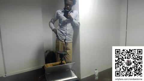 Snapshot of masterdomfuck chatting on November 13, 11:25 pm Masterdomfuck online show from November 13, 11:25 pm