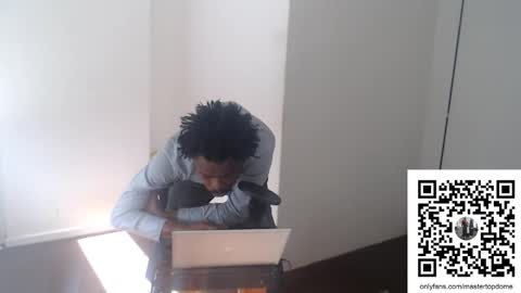 Snapshot of masterdomfuck chatting on November 25, 12:27 pm Masterdomfuck online show from November 25, 12:27 pm