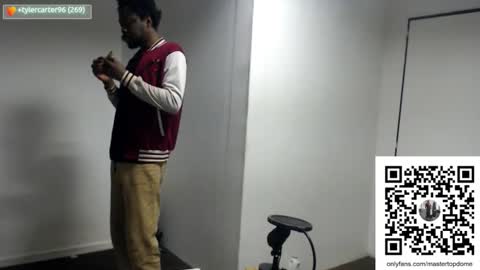 Snapshot of masterdomfuck chatting on November 27, 11:07 pm Masterdomfuck online show from November 27, 11:07 pm