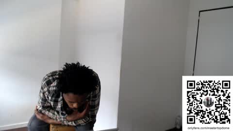 Snapshot of masterdomfuck chatting on December 1, 3:17 pm Masterdomfuck online show from December 1, 3:17 pm