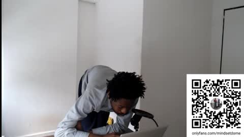 Snapshot of masterdomfuck chatting on December 15, 1:04 pm Masterdomfuck online show from December 15, 1:04 pm