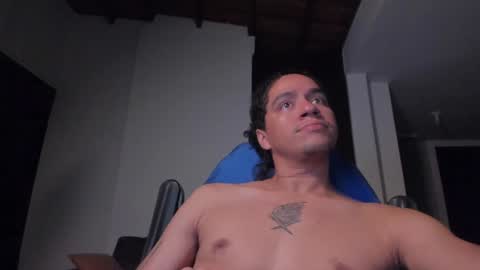 Snapshot of masterjuanc chatting on December 5, 3:48 am Juan Independent Model online show from December 5, 3:48 am