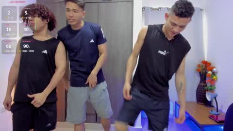 Snapshot of masters_sexx chatting on January 21, 2:15 pm Team Cris Darwin- Fernando- Stiven- David online show from January 21, 2:15 pm