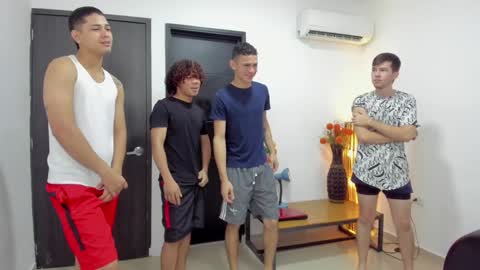 Snapshot of masters_sexx chatting on January 24, 11:48 am Team Cris Darwin- Fernando- Stiven- David online show from January 24, 11:48 am