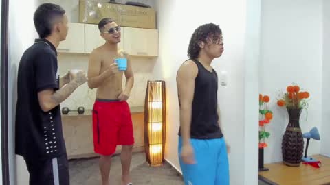 Snapshot of masters_sexx chatting on January 30, 11:33 am Team Cris Darwin- Fernando- Stiven- David online show from January 30, 11:33 am