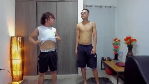 Snapshot of masters_sexx chatting on February 5, 11:23 am Team Cris Darwin- Fernando- Stiven- David online show from February 5, 11:23 am