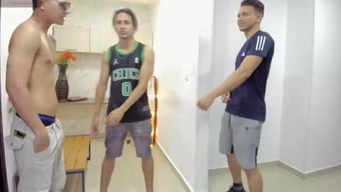 Snapshot of masters_sexx chatting on February 15, 11:28 am Team Cris Darwin- Fernando- Stiven- David online show from February 15, 11:28 am