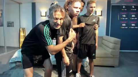 Snapshot of masters_sexx chatting on February 23, 2:46 pm Team Cris Darwin- Fernando- Stiven- David online show from February 23, 2:46 pm