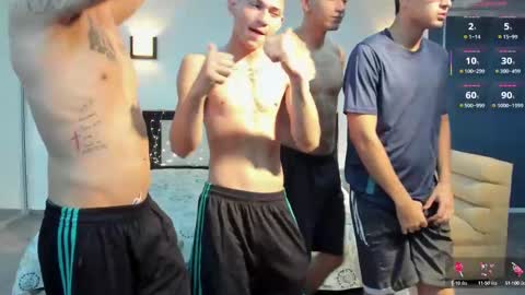 Snapshot of masters_sexx chatting on February 23, 5:50 pm Team Cris Darwin- Fernando- Stiven- David online show from February 23, 5:50 pm