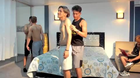 Snapshot of masters_sexx chatting on February 24, 7:41 pm Team Cris Darwin- Fernando- Stiven- David online show from February 24, 7:41 pm