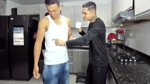 Snapshot of masters_sexx chatting on September 19, 11:22 am Team Cris Darwin- Fernando- Stiven- David online show from September 19, 11:22 am