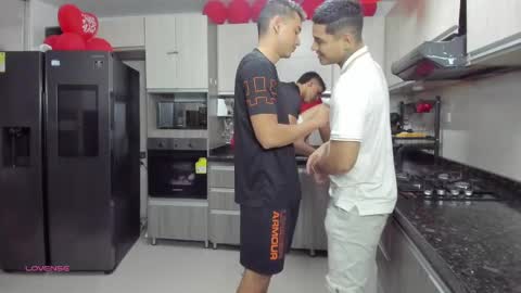 Snapshot of masters_sexx chatting on September 22, 11:23 am Team Cris Darwin- Fernando- Stiven- David online show from September 22, 11:23 am