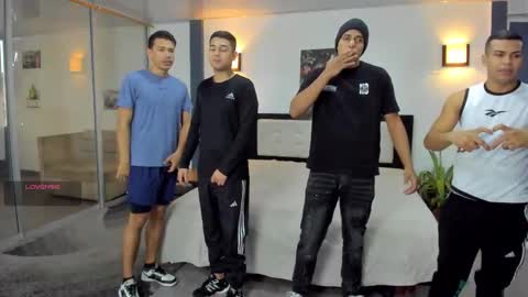 Snapshot of masters_sexx chatting on November 10, 11:20 am Team Cris Darwin- Fernando- Stiven- David online show from November 10, 11:20 am