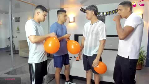 Snapshot of masters_sexx chatting on November 21, 11:31 am Team Cris Darwin- Fernando- Stiven- David online show from November 21, 11:31 am