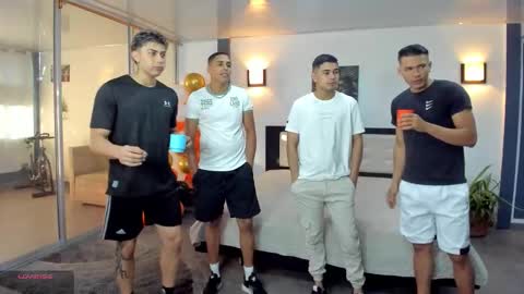 Snapshot of masters_sexx chatting on November 22, 11:31 am Team Cris Darwin- Fernando- Stiven- David online show from November 22, 11:31 am