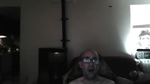 Snapshot of mat11efou chatting on March 9, 4:27 am mat11efou online show from March 9, 4:27 am