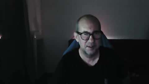 Snapshot of mat11efou chatting on October 17, 12:25 am mat11efou online show from October 17, 12:25 am