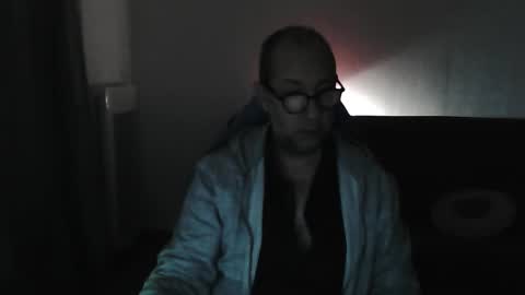 Snapshot of mat11efou chatting on October 26, 11:31 pm mat11efou online show from October 26, 11:31 pm