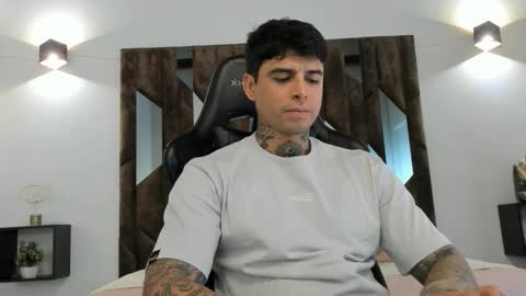 mateo_dilucajs1 online show from October 5, 7:45 pm