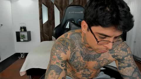 mateo_dilucajs1 online show from October 11, 9:46 pm