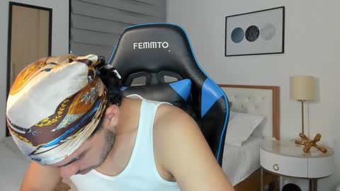 Matt online show from December 10, 6:06 pm