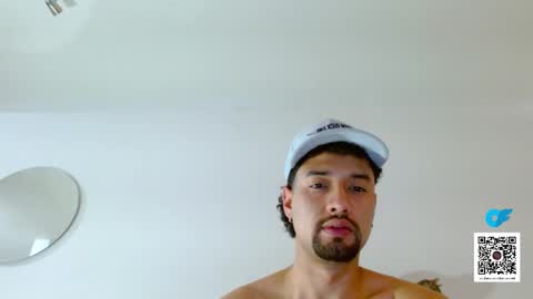 STRURIBE ON INSTAGRAM online show from November 10, 9:25 pm