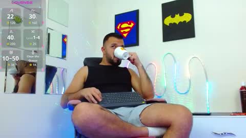 mathewhot3 online show from December 1, 3:00 am