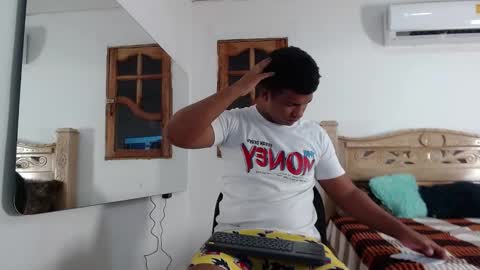 Snapshot of mathews__ chatting on November 27, 2:24 am mathews__ online show from November 27, 2:24 am