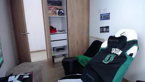 matias online show from November 9, 3:32 pm