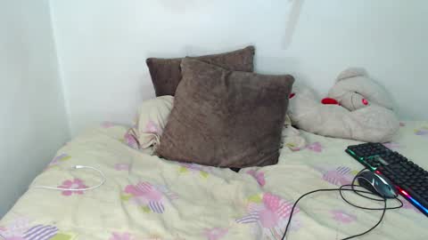 Mathi online show from December 5, 7:28 pm