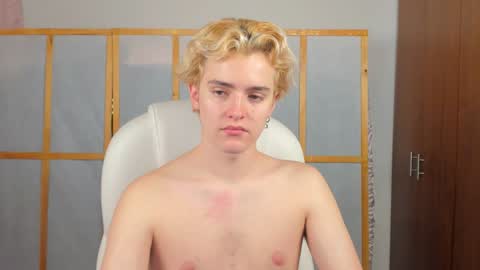 Snapshot of matt_soldi chatting on December 10, 9:23 am Matas online show from December 10, 9:23 am