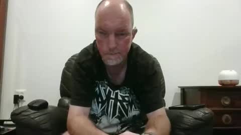 mattbad1975 online show from December 3, 12:25 pm