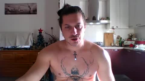 Snapshot of matteushh87 chatting on January 7, 8:45 am matteushh87 online show from January 7, 8:45 am