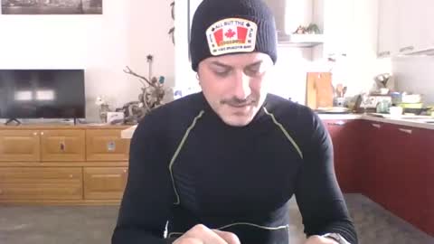 Snapshot of matteushh87 chatting on February 3, 9:19 am matteushh87 online show from February 3, 9:19 am