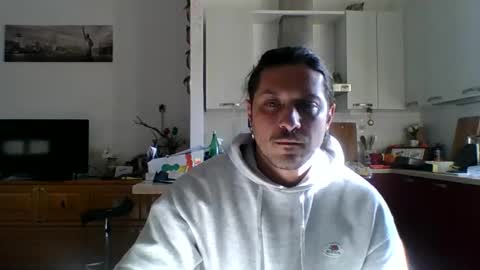 Snapshot of matteushh87 chatting on February 7, 9:58 am matteushh87 online show from February 7, 9:58 am